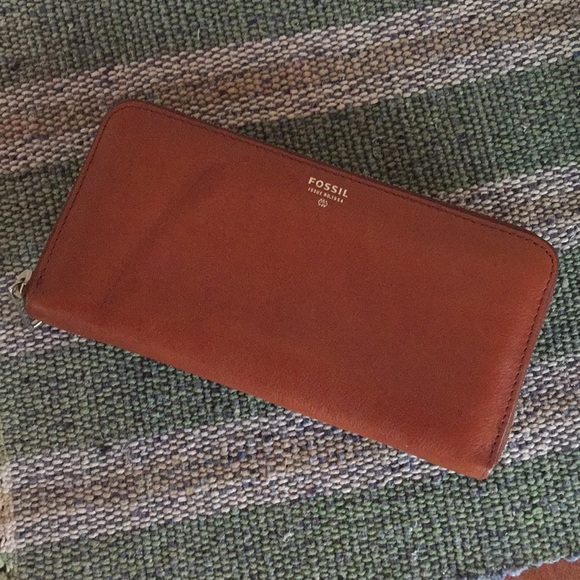 Fossil Handbags - Fossil Brown Leather Zip Wallet